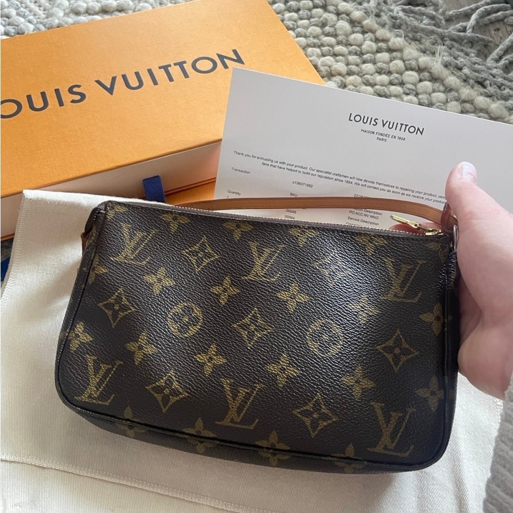 Louis Vuitton Monogram Pochette